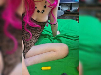GamerChic webcam model stream image