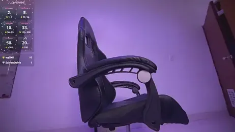 ReginaMills webcam model stream image