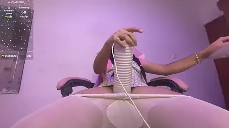 ReginaMills webcam model stream image