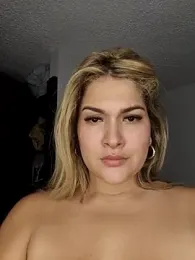 Sara_smiiith211 webcam model stream image