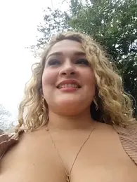 Sara_smiiith211 webcam stripchat model stream image