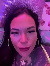 _MelinaCurves_ webcam model stream image