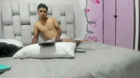 KEYRA-MILLER- webcam model stream image