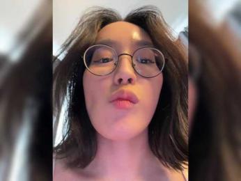 Littleotter webcam bongacams model stream image