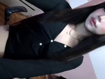 disneycum69_bella webcam model stream image