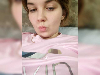 FoxyLoVe25 webcam model stream image