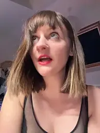 victoirenextdoor webcam model stream image