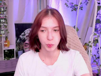 EsiShine webcam bongacams model stream image