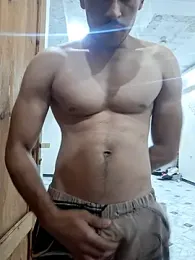 Hot_boy_niyak webcam model stream image