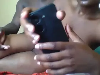 Freakinellah webcam model stream image