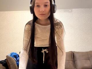 Kanisha Renker webcam model stream image