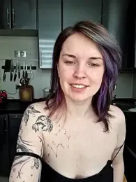 LazyTanukii webcam model stream image