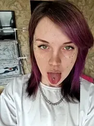 LazyTanukii webcam model stream image
