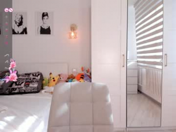 miraann webcam model stream image