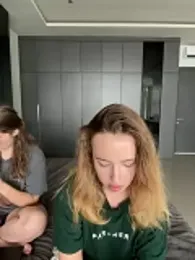 Nura_n_Sarah webcam model stream image