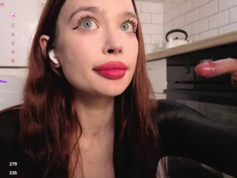 PrettyLilie webcam model stream image
