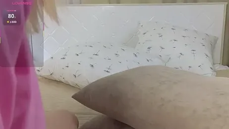 EdlaHewell webcam stripchat model stream image