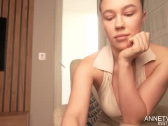 annvelvet webcam model stream image