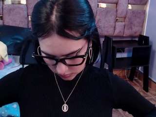 emily-fox-3 webcam model stream image