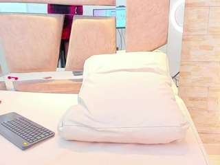 sheinny-brown webcam model stream image