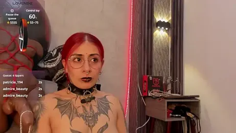 selene_red_ webcam model stream image