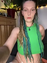 MenaDreadfull webcam model stream image