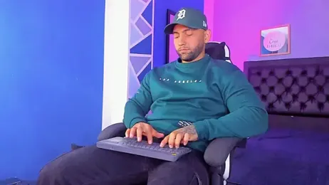 alex_oficial webcam model stream image