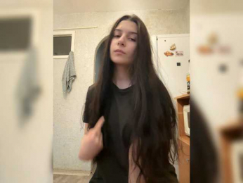 Alisia4 webcam bongacams model stream image