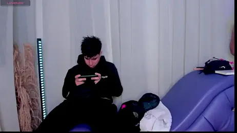 Yourslust_ webcam model stream image