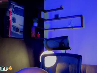 Andreww Brownn webcam model stream image
