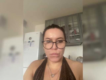 Monica-Mia webcam model stream image