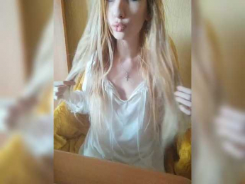Elza_kom webcam model stream image
