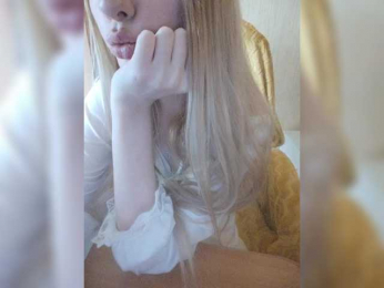 Elza_kom webcam model stream image
