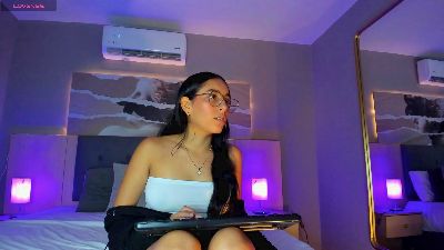Saraa_miiller_ webcam model stream image
