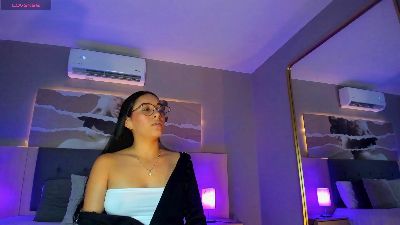 Saraa_miiller_ webcam model stream image