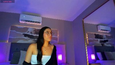 Saraa_miiller_ webcam model stream image