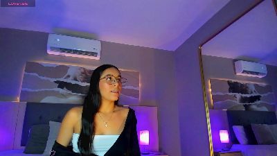 Saraa_miiller_ webcam model stream image