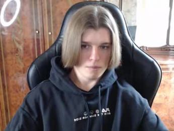 maxplay18 webcam model stream image