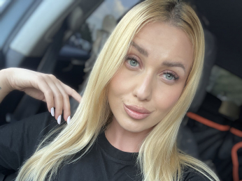 AmaFox webcam model stream image