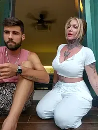 YourMommyBlair webcam model stream image