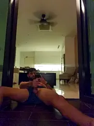 YourMommyBlair webcam model stream image