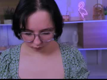 kari_pirs webcam model stream image
