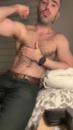 WhiteAndHairy webcam model stream image