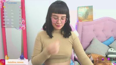 Hot_moonn webcam model stream image