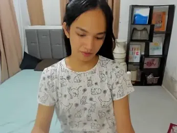 PetiteAsianTrisha webcam model stream image