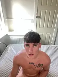 naughtyboy0124 webcam model stream image