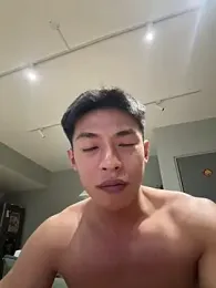 Yooo17 webcam model stream image