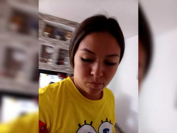 CLOE20 webcam model stream image