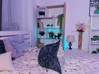 Shaina Mangiapane webcam flirt4free model stream image