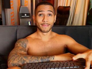 Lucas Wattsons webcam model stream image